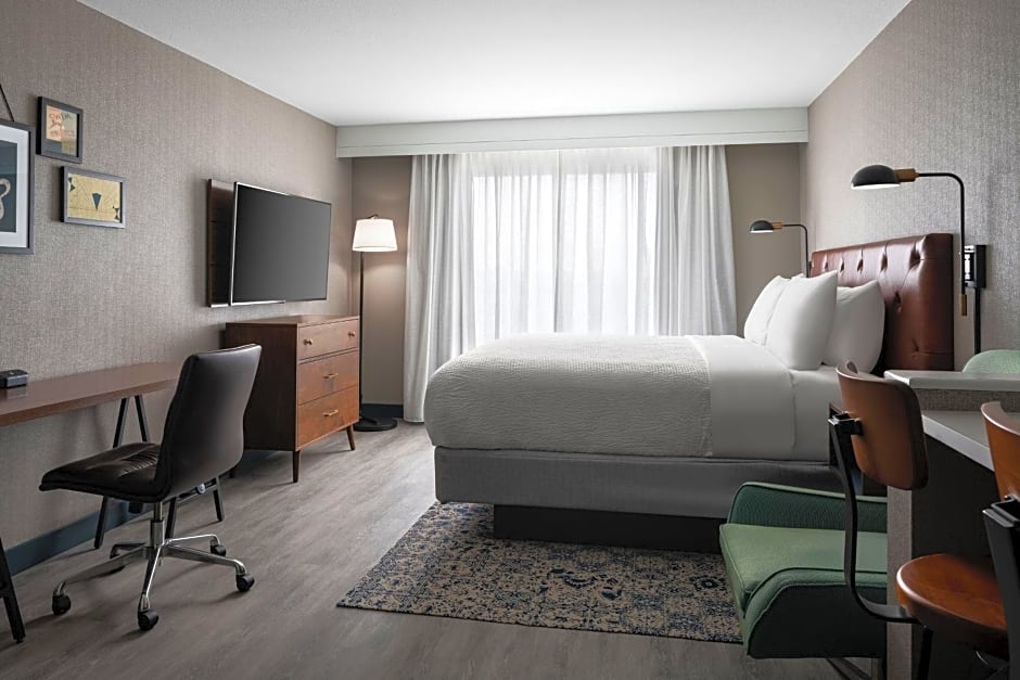 Four Points By Sheraton Hotel & Suites San Francisco Airport