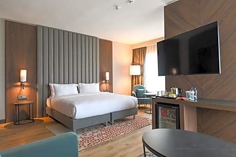 Junior King Suite