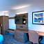 Holiday Inn Express and Suites Chatsworth By IHG