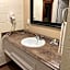 Townhouse Inn & Suites