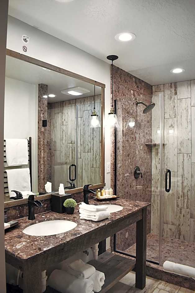 1872 Inn - Adults Exclusive