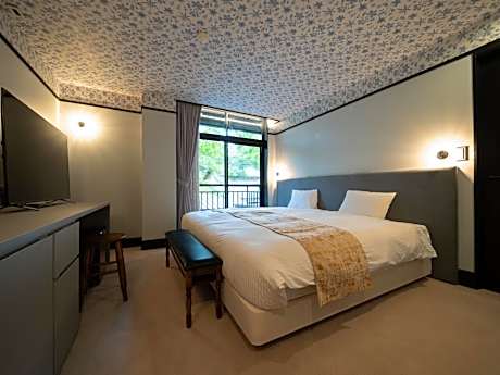 Moderate Room