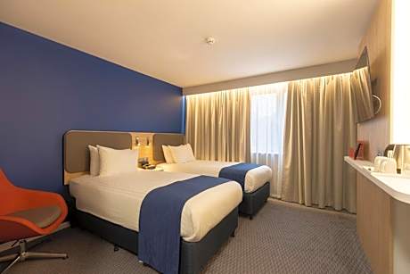 Standard Twin Room with Free Hot Breakfast