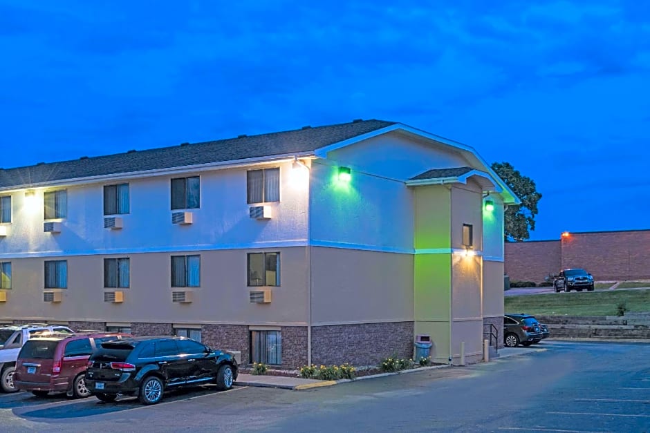 Super 8 by Wyndham Omaha NE