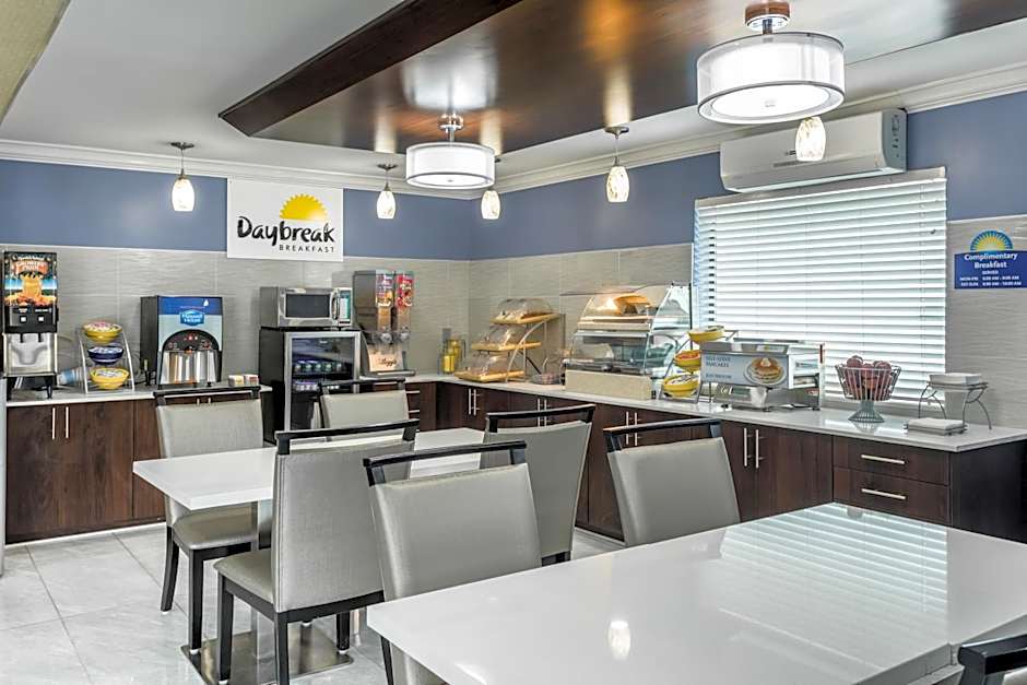 Days Inn by Wyndham Goose Creek