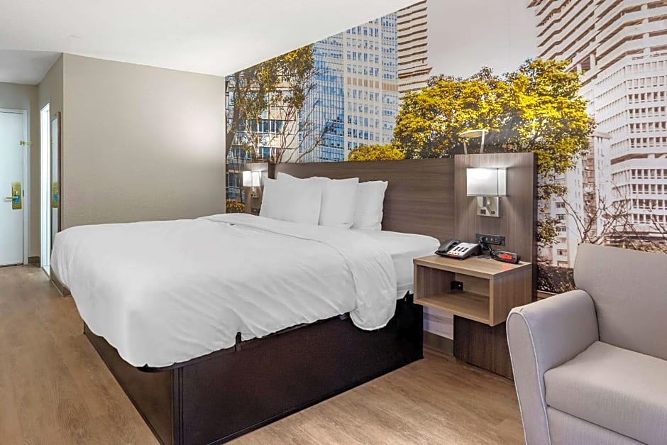 Clarion Pointe Raleigh Midtown