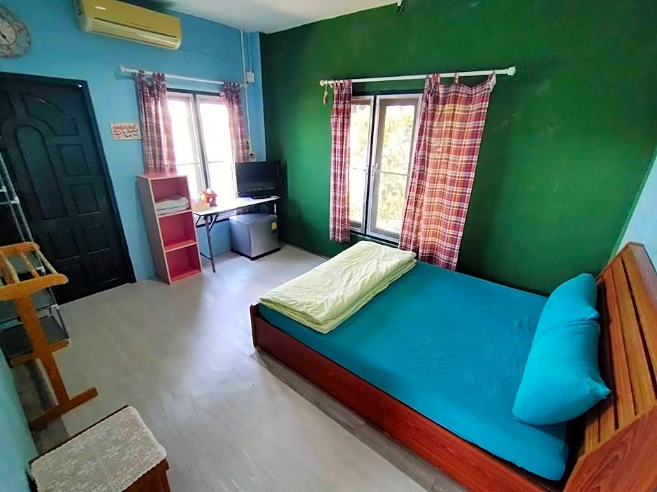 Tonkong Guesthouse & Restaurant