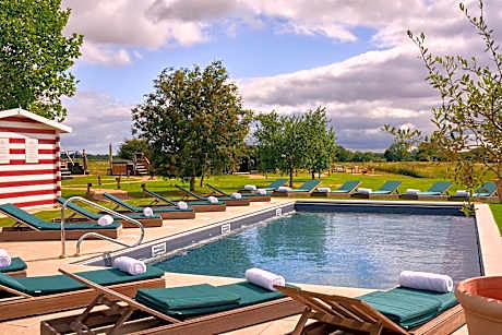 Barnsdale Lodge