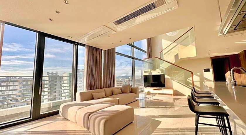 UH FLAT SIGNATURE DAEGU 