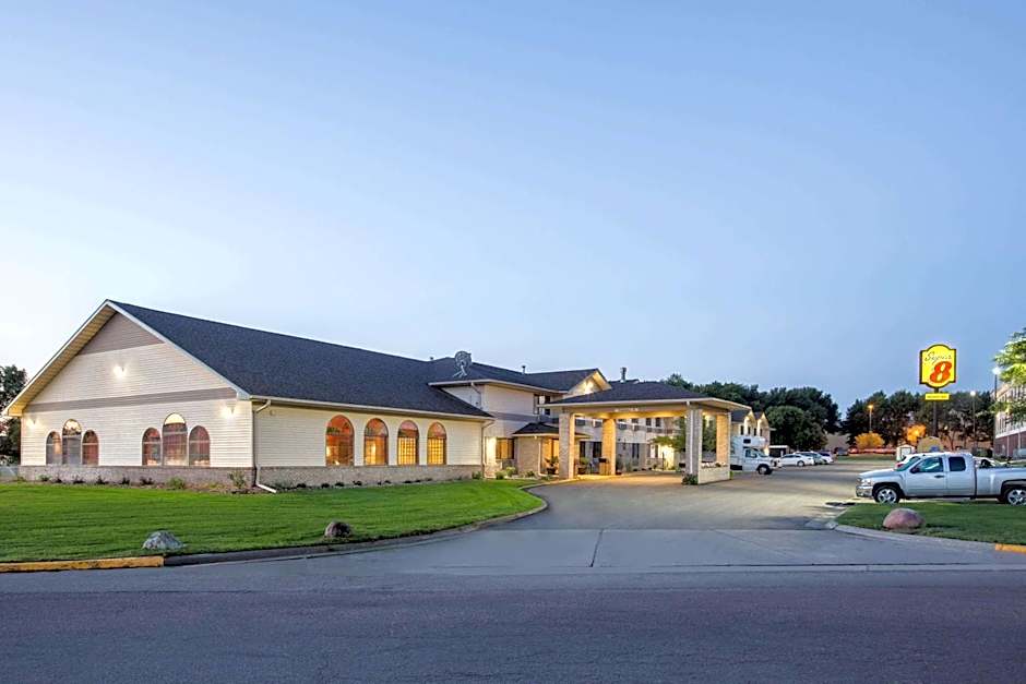 Super 8 by Wyndham Brookings