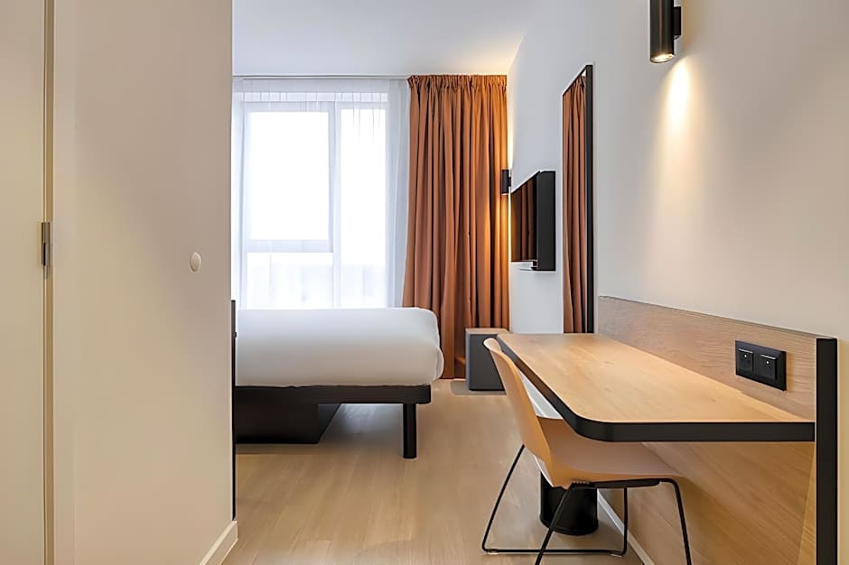 Photo 1 of 4 of 2 Double Beds