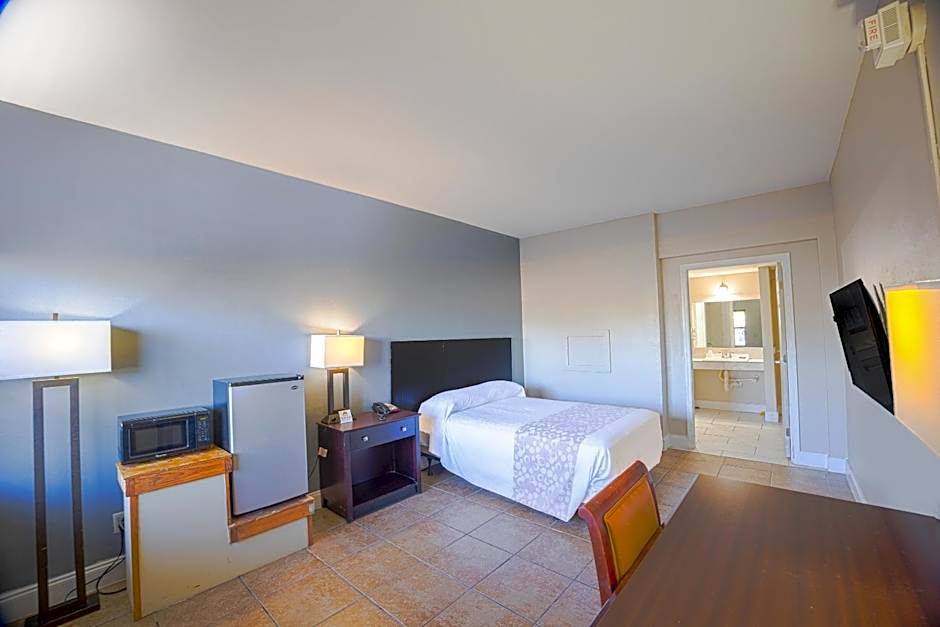 Sunrise Inn by OYO Titusville FL