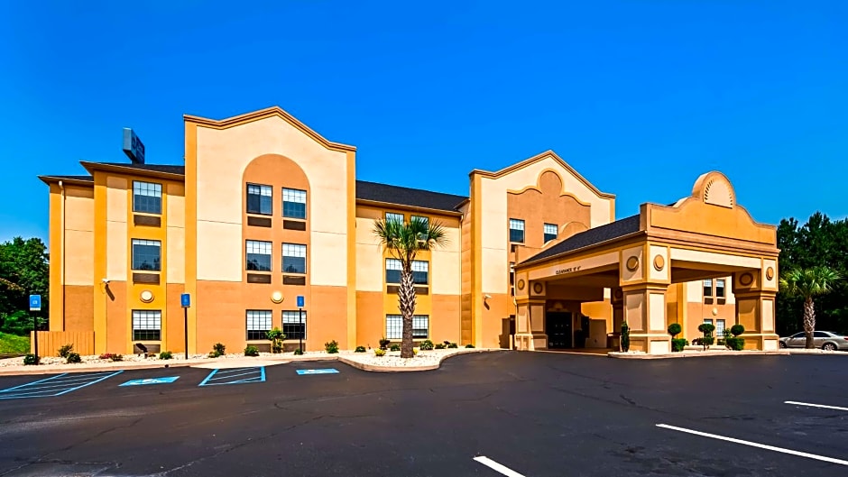 Best Western Bradbury Inn & Suites