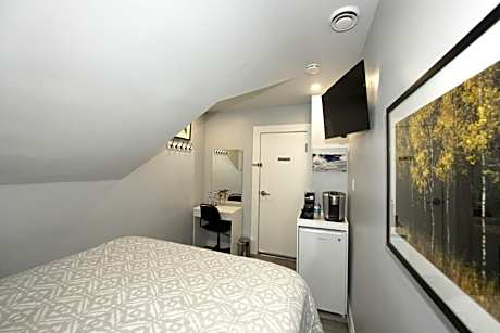 Double Room with Private External Bathroom