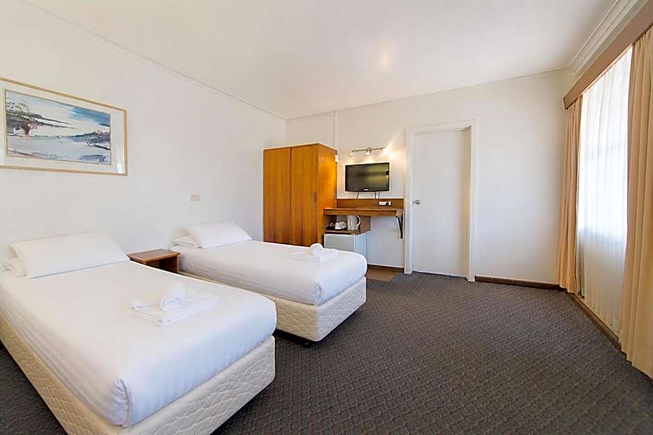 Blue Hills Motel
