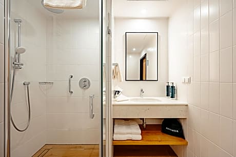One-Bedroom King Suite