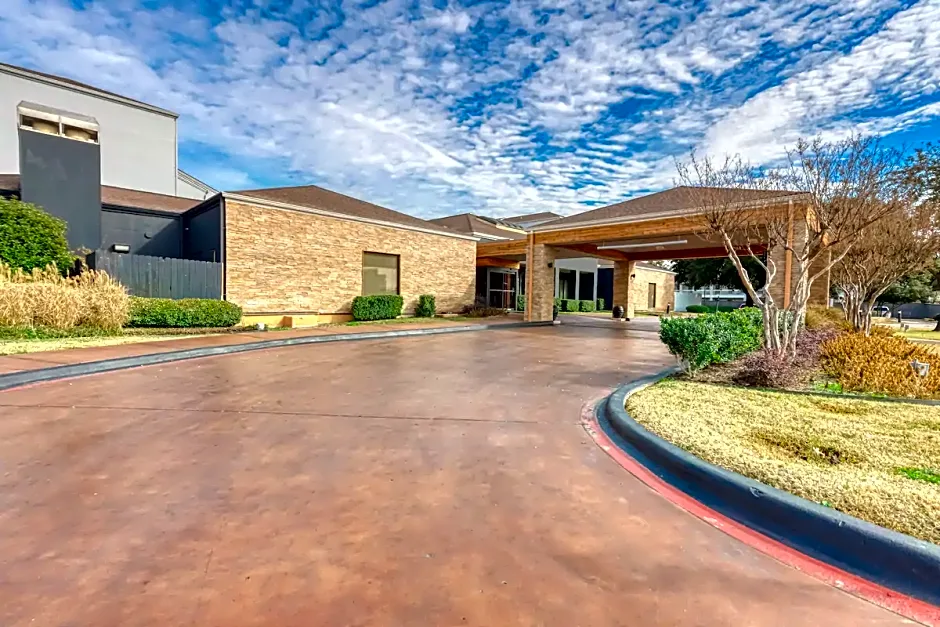 Super 8 by Wyndham Dallas Love Field Airport