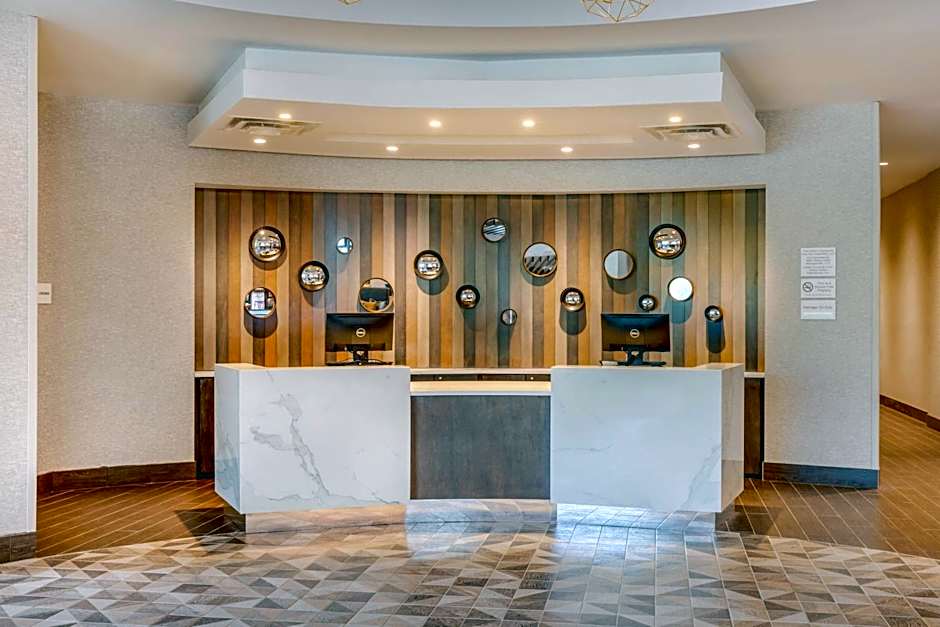 DoubleTree by Hilton Charleston Riverview