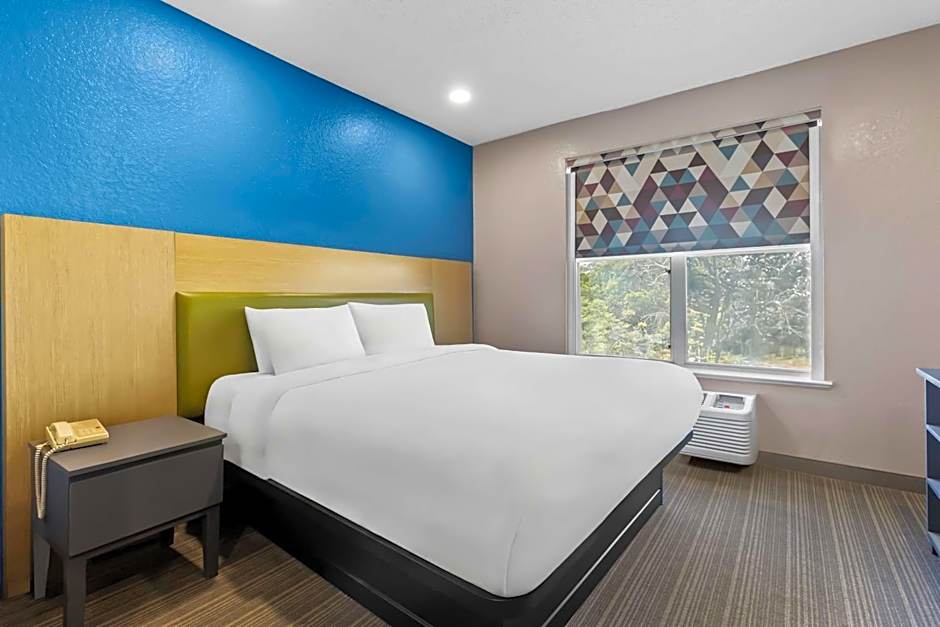 Sonesta Essential IAH Airport JFK Boulevard - Newly Renovated