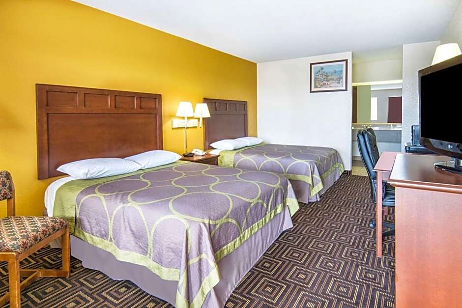 Super 8 by Wyndham Seguin