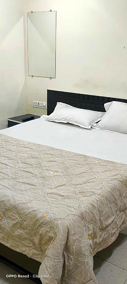 OYO Flagship Hotel Delight Inn