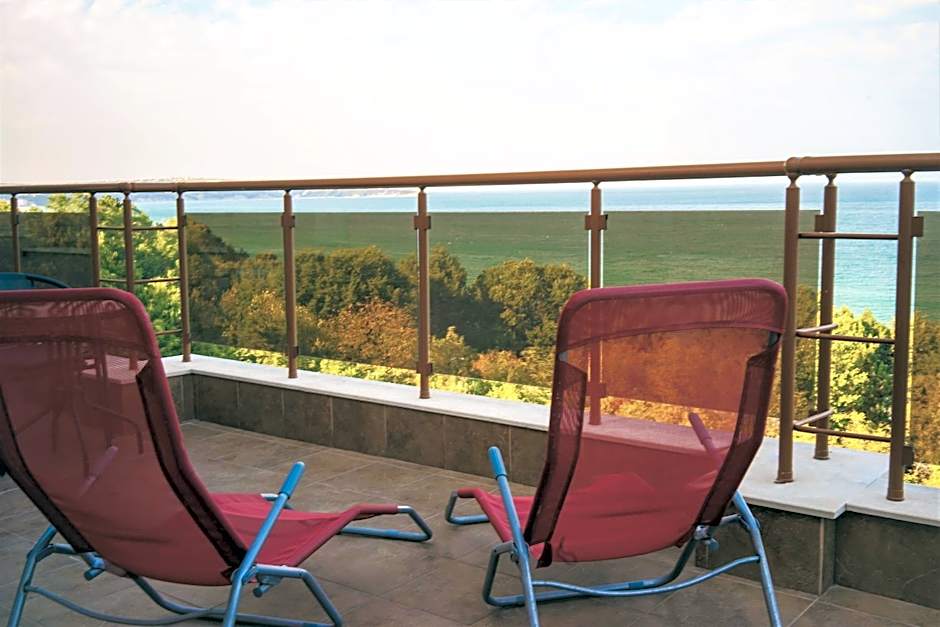 Moreto Seaside Aparthotel