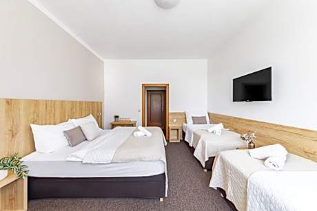 Quadruple Room with Private Bathroom