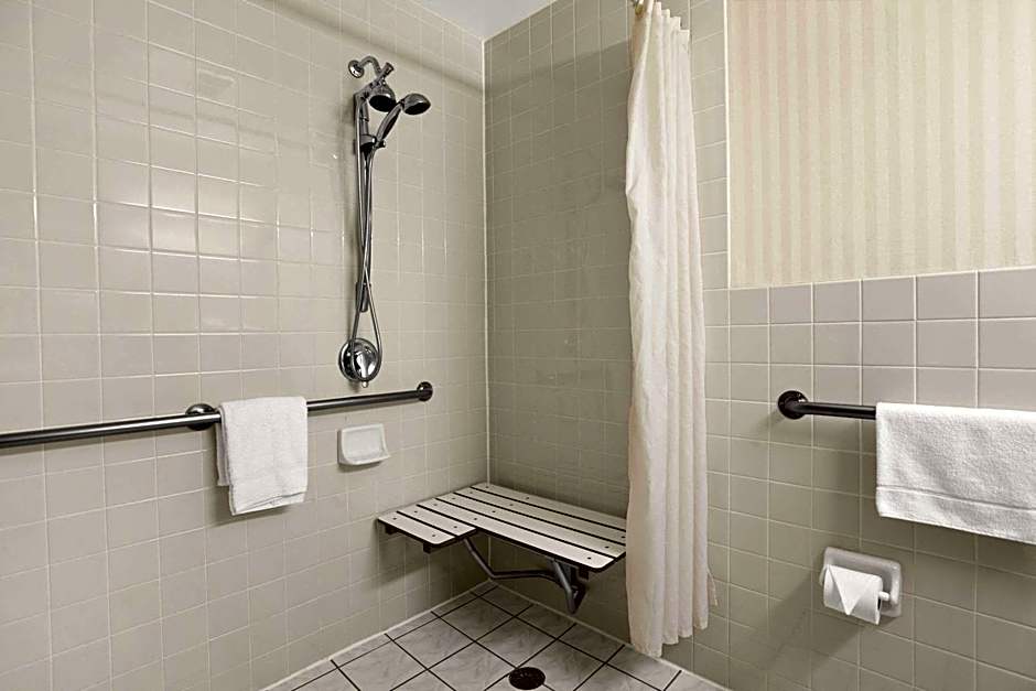 Travelodge by Wyndham San Francisco Bay