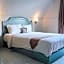 Seaside Villa & Muse Beach Resto