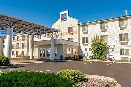 Motel 6-Redmond, OR