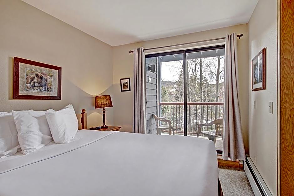 River Mountain Lodge