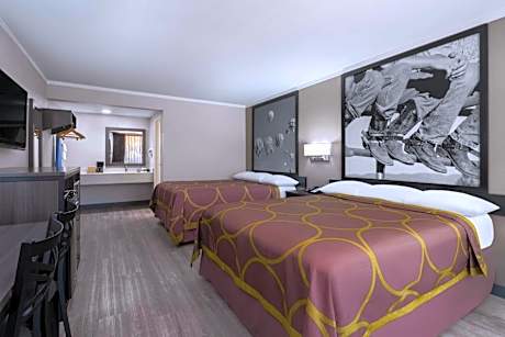 2 Queen Beds Non-Smoking