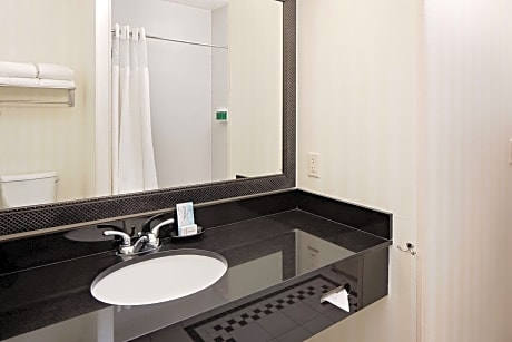 Suite, Multiple Beds (2 Queen Beds and 1 Double Sofa Bed)