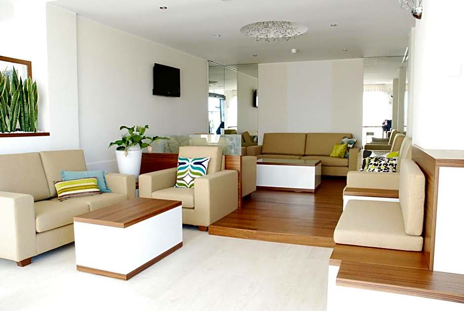 Hotel Baya - in centro, sul mare