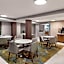 La Quinta Inn & Suites by Wyndham Knoxville Central Papermill