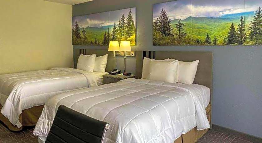 Clarion Pointe - Greensboro Coliseum Area