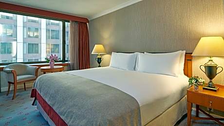 King Bed Grand Castle Suite River View