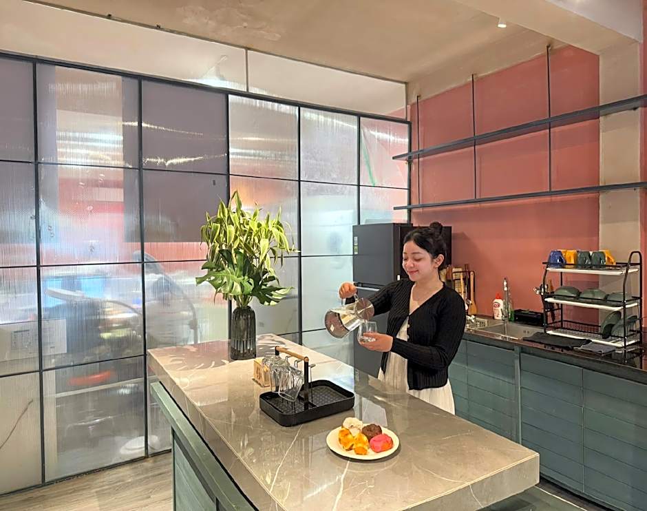 Joi Boutique Bãi Trước