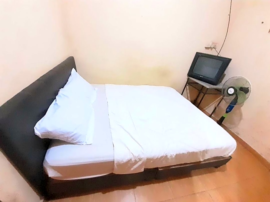 Hotel O Pondok Anggrek Syariah