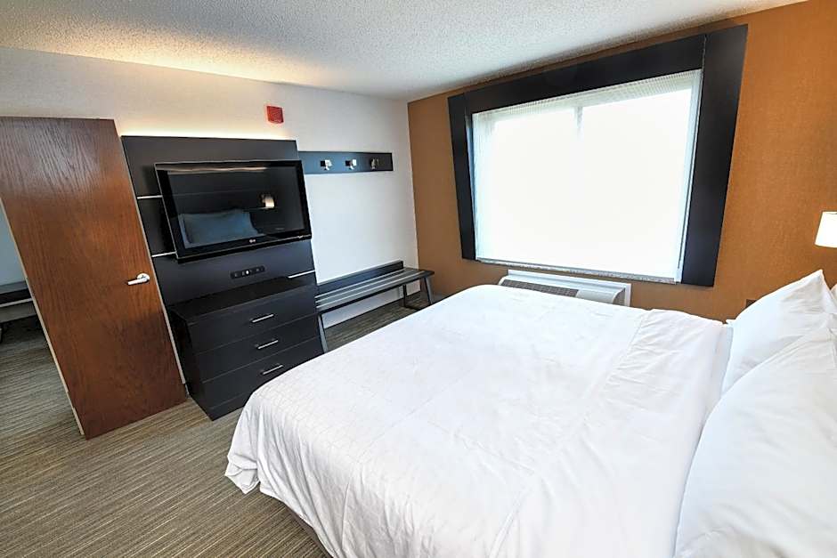 Holiday Inn Express Hotel & Suites Grand Forks By IHG
