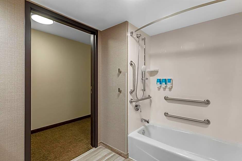 Drury Inn & Suites Joplin