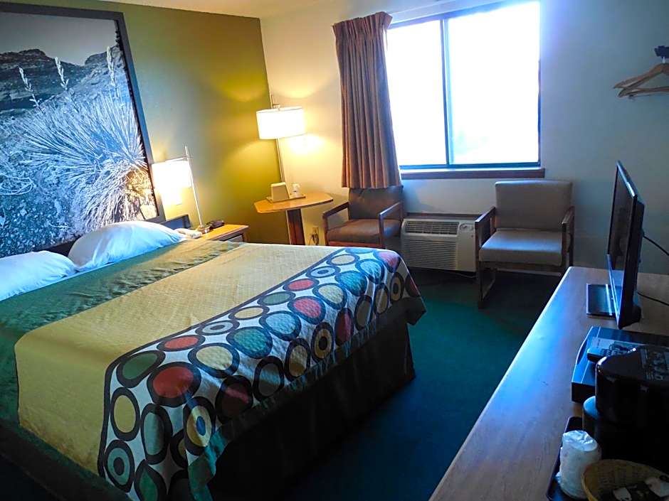 Super 8 by Wyndham Buffalo