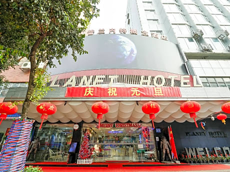 Planet Hotel