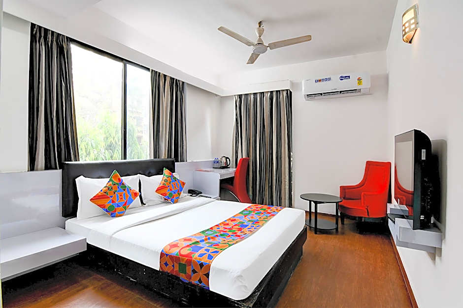 FabHotel Ballygunge Luxury - Behind Punjab Club