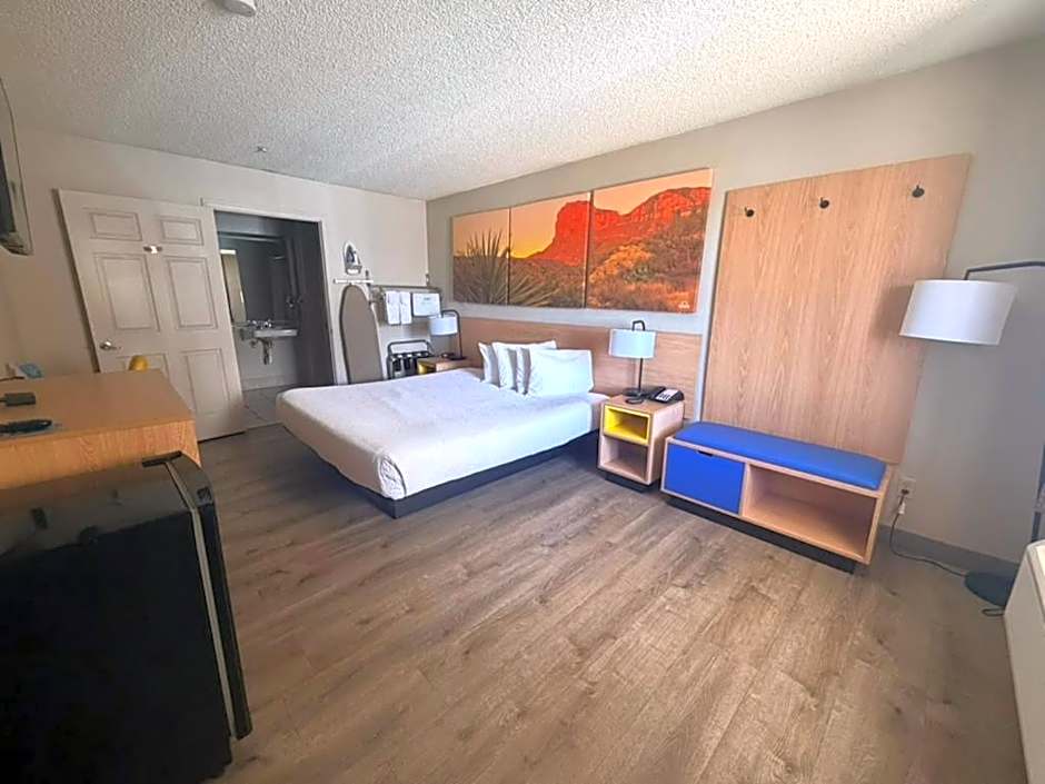 Days Inn by Wyndham Kingman West