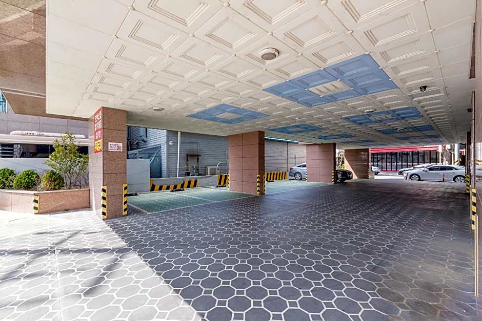 Homefourest Residence Hotel Okpo