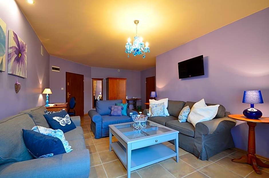 Hotel Dworek nad Regą