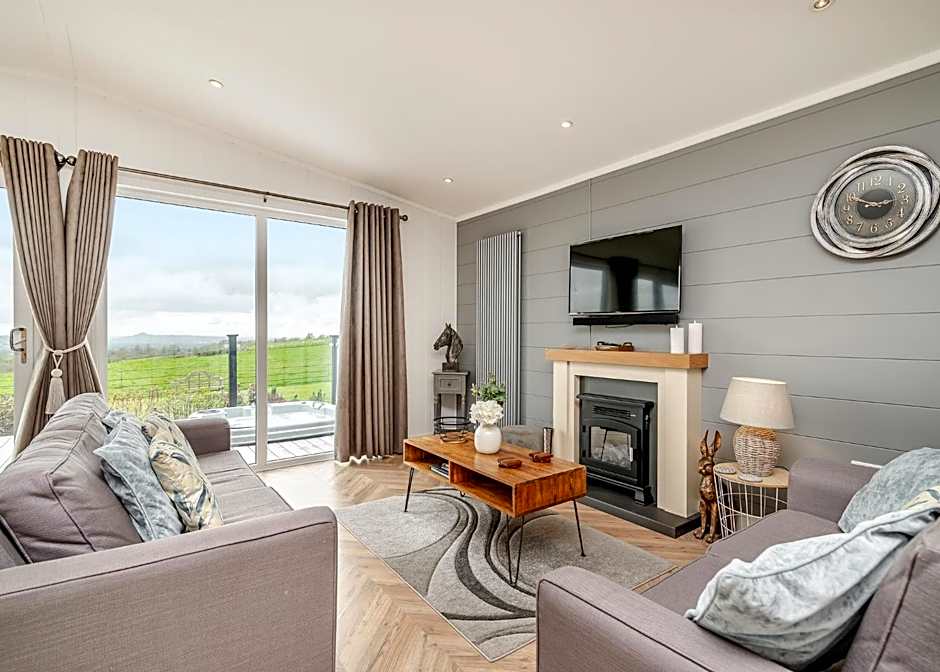 Midsomer Lodges
