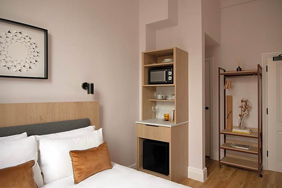 Bob W London Olympia