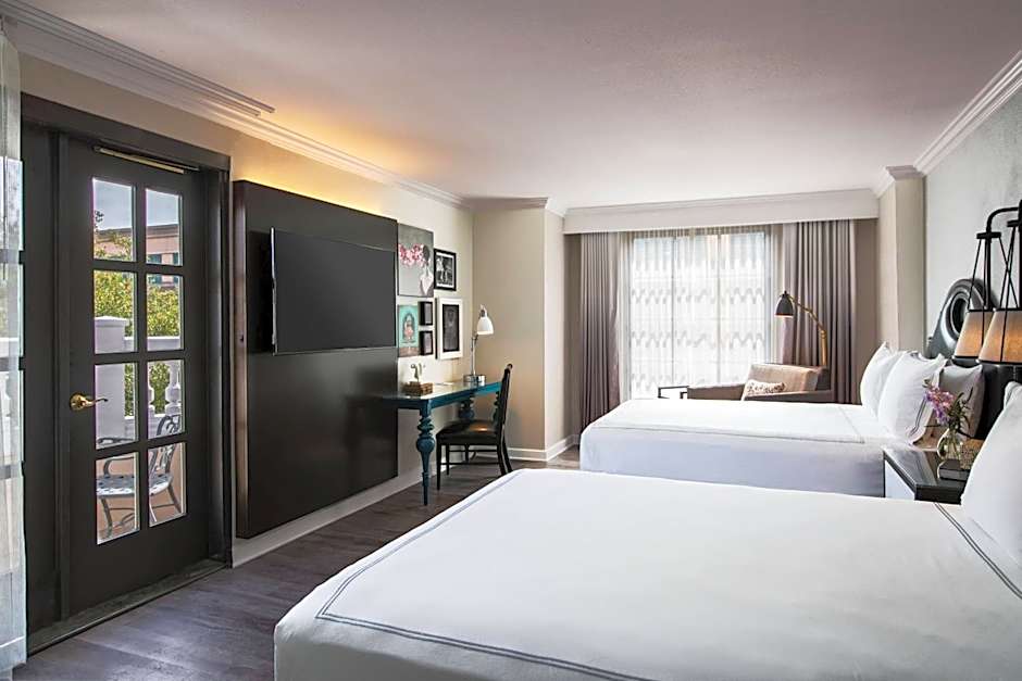 The Lindy Renaissance Charleston Hotel